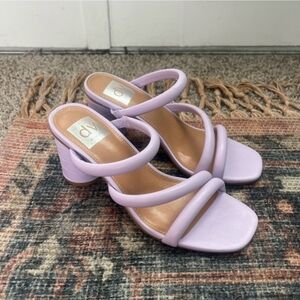 DV by Dolce Vita Women's Lavender Strappy Block Heel Shoes Size 6